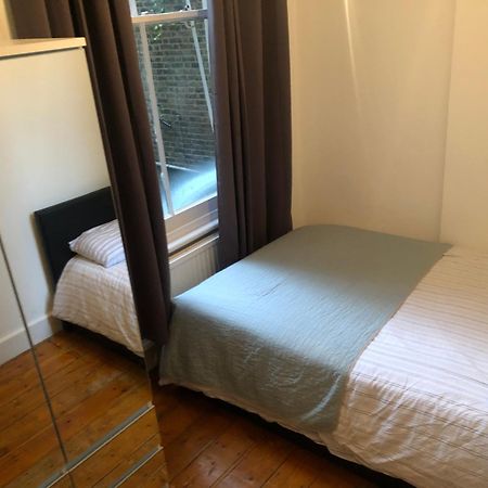Cosy Double Room In West Kensington Лондон Екстер'єр фото